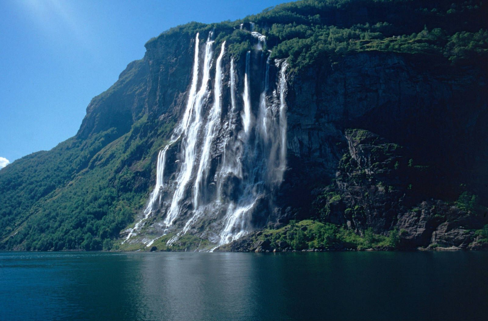 Seven Sisters Falls
